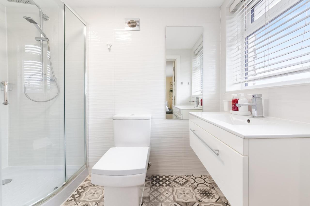 איילוורת' Twickenham Homes מראה חיצוני תמונה