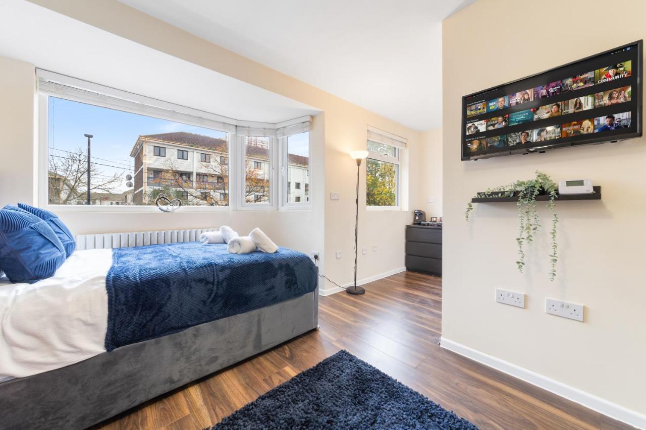 איילוורת' Twickenham Homes מראה חיצוני תמונה